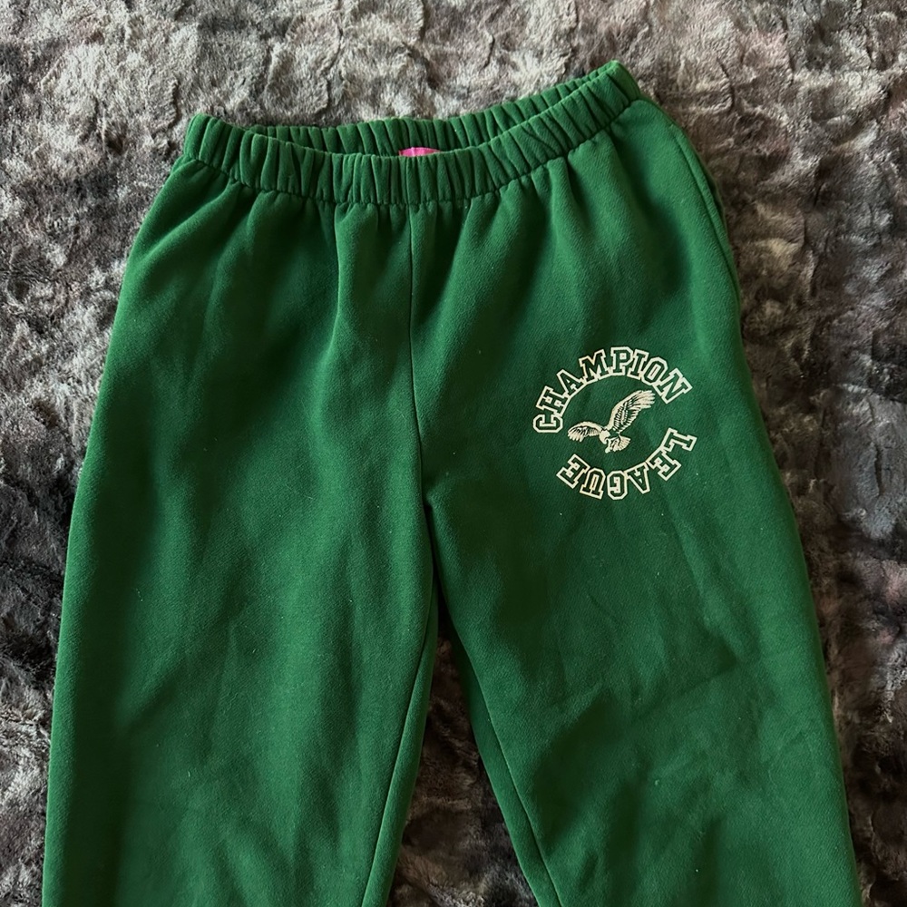 Edikted - Champion Sweatpants in Green (Size L).